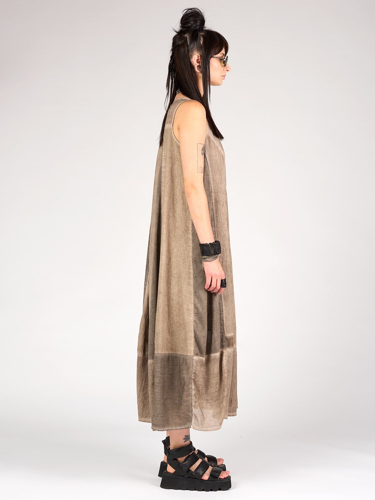 Robe - STUDIO B3