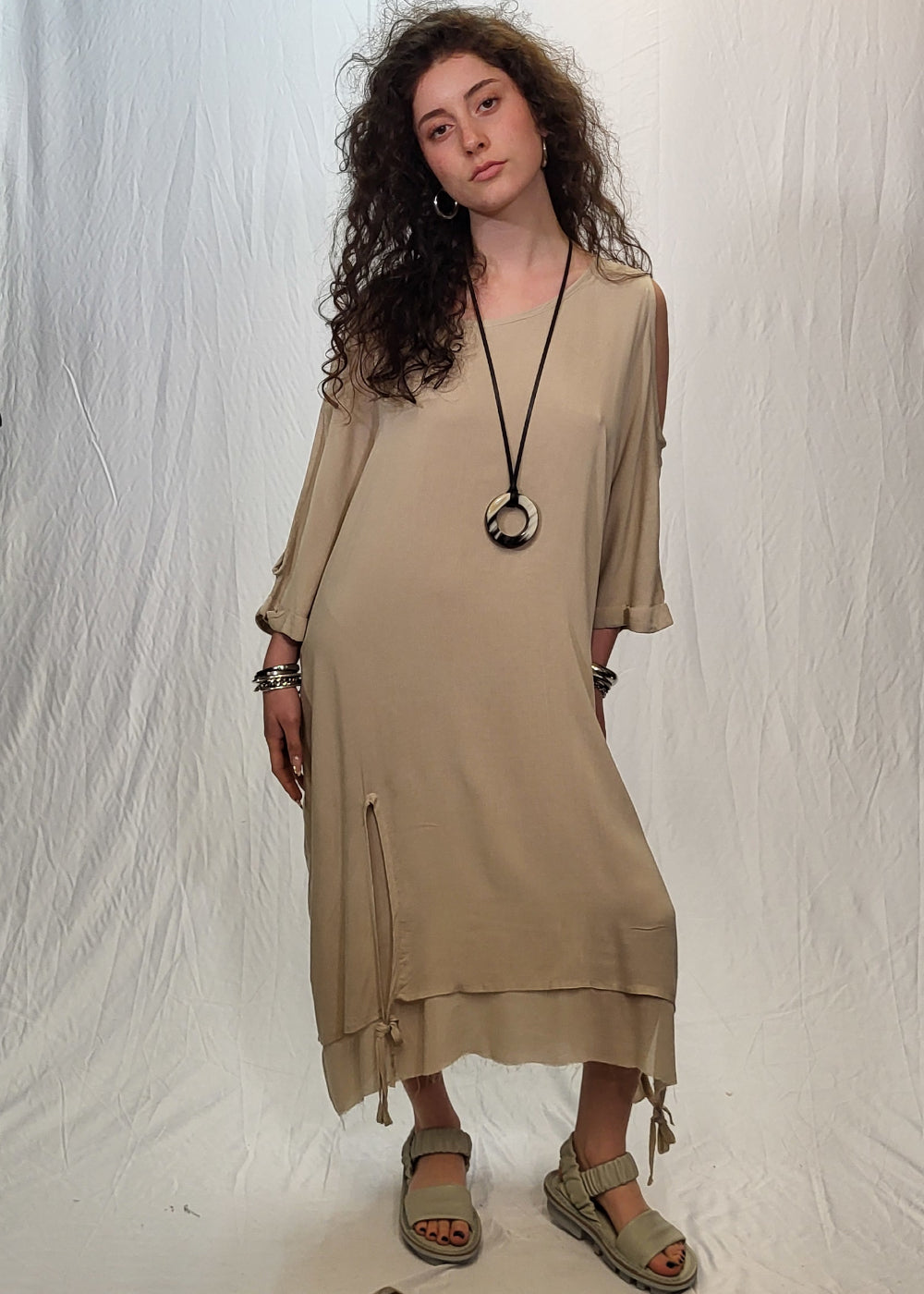 Robe - STUDIO B3