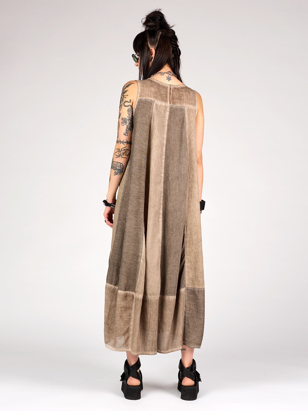 Robe - STUDIO B3